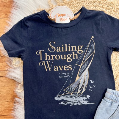 Conj. Camiseta Sailing Through Waves e Bermuda - Marinho e Azul Claro